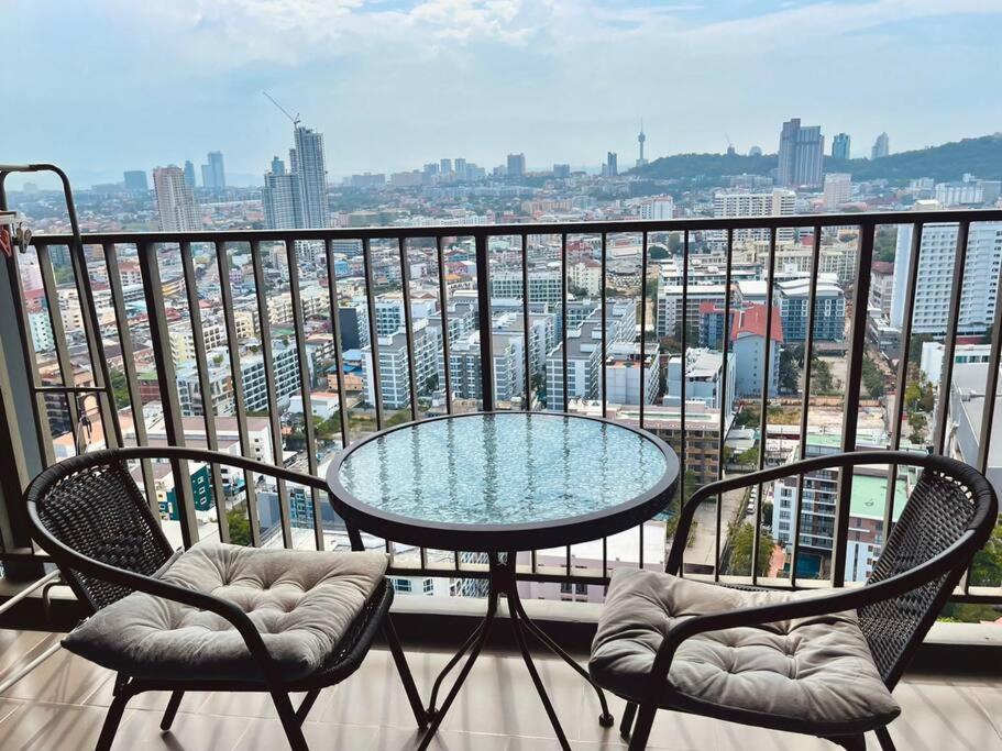 The Base 2bed King&queen Sky Seaview & Infinity Pool Apartment Pattaya