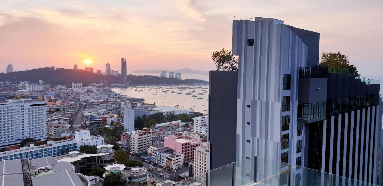 The Base 2bed King&queen Sky Seaview & Infinity Pool Apartment