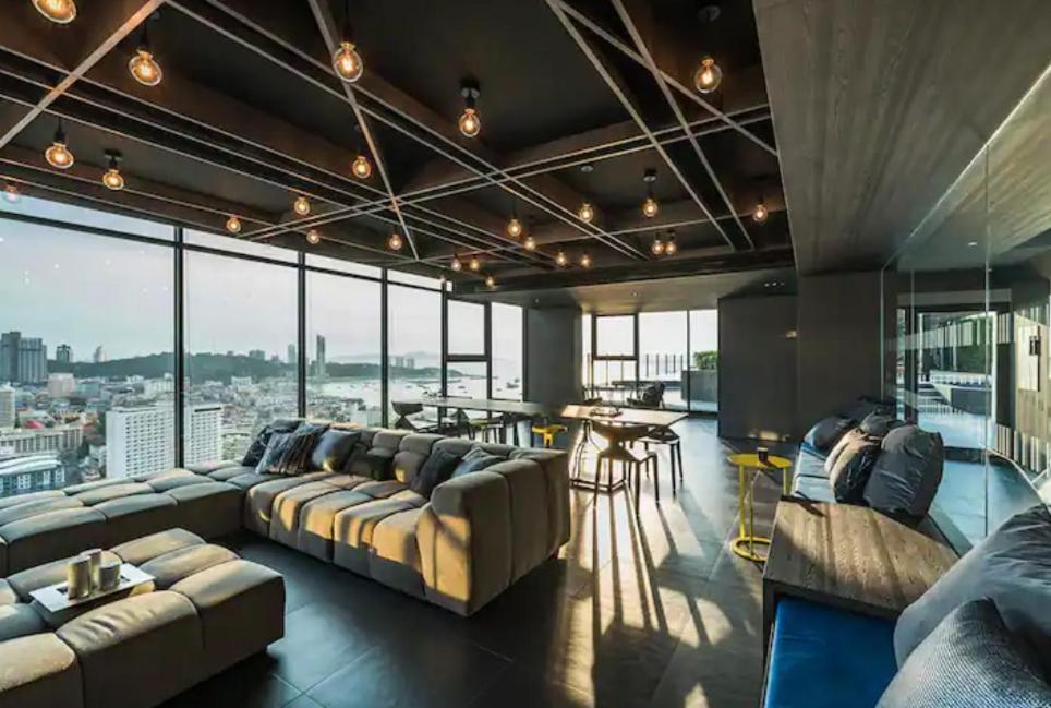 The Base 2bed King&queen Sky Seaview & Infinity Pool *