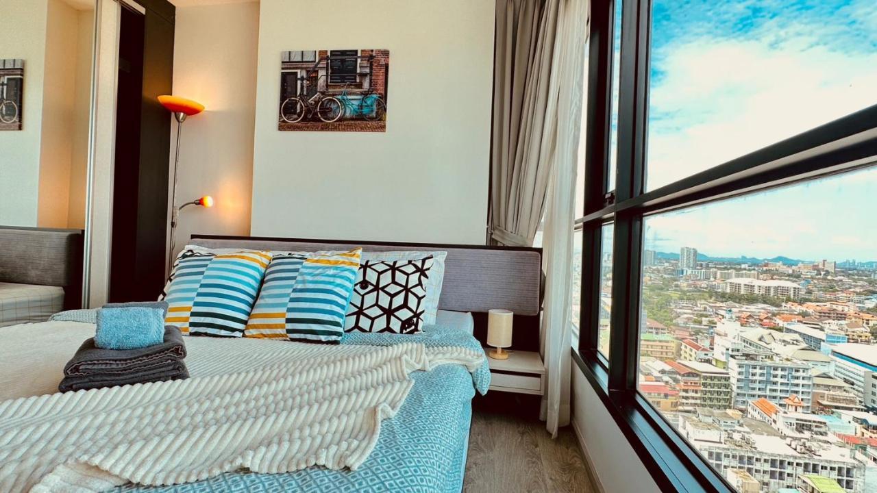 The Base 2bed King&queen Sky Seaview & Infinity Pool Apartment